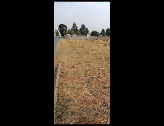 LAND FOR SALE IN DE DEUR ESTATES